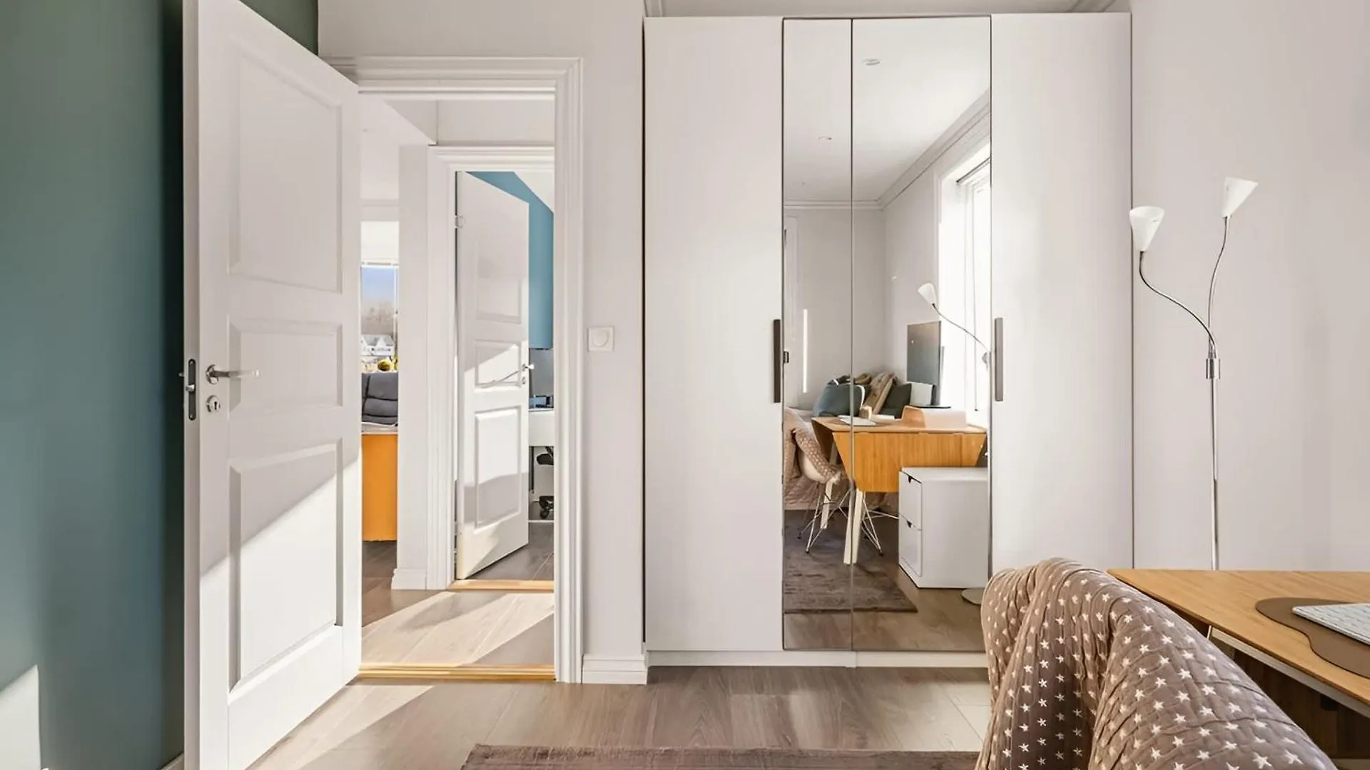 Peaceful Apartment With Balcony - Near Tram & Trails Bergen Norveç